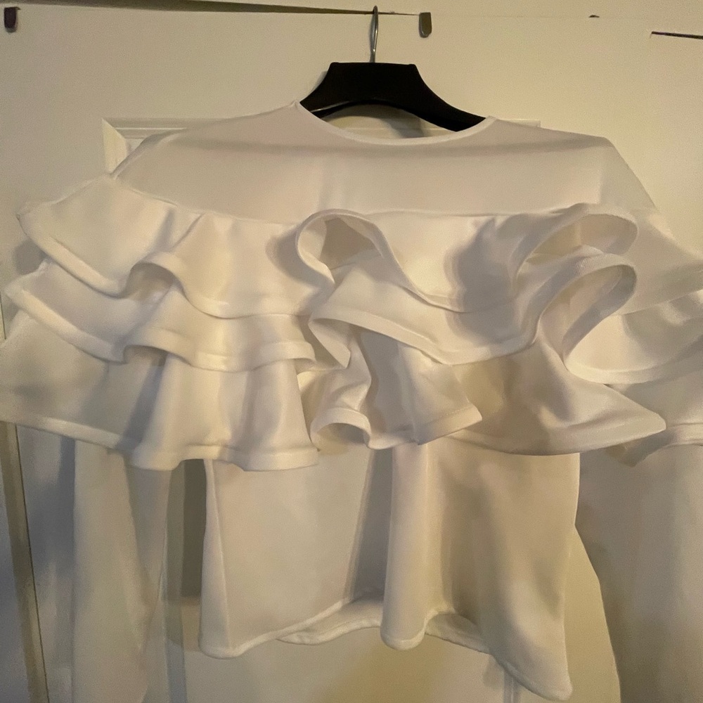 Beulah White Ruffled Crop Blouse w/Bib Collar pit to pit  is 21”